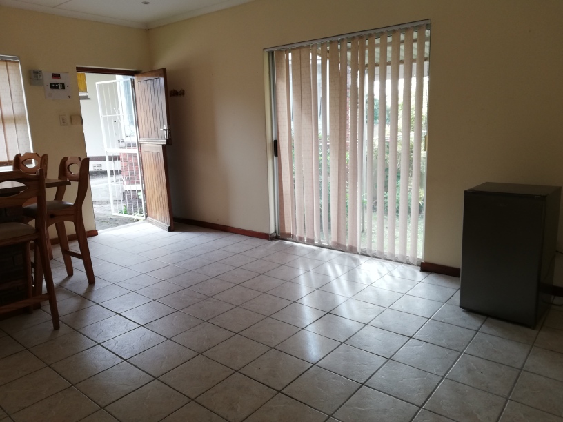 To Let 1 Bedroom Property for Rent in Amalinda Eastern Cape